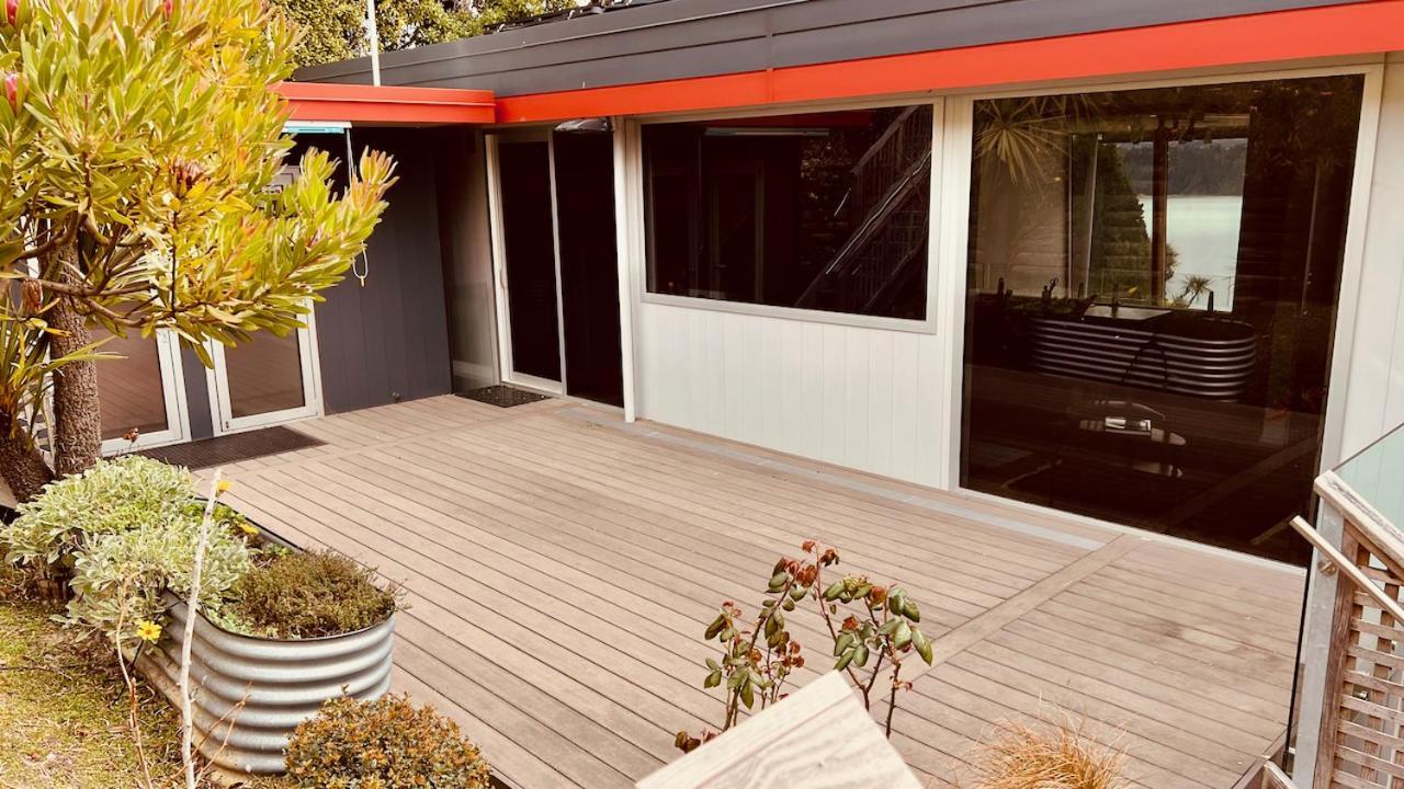 The Bolthole - Charteris Bay Holiday Home Lyttelton Екстериор снимка